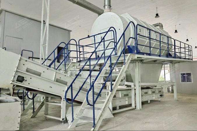 Trommelové síto pro projekt recyklace průmyslového odpadu v čínské provincii Zhejiang