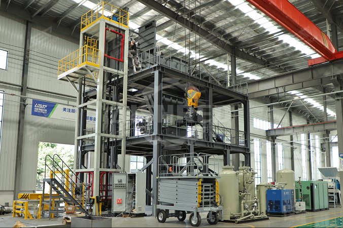 Systém drcení uzavřených plechovek od barvy v Mexiku